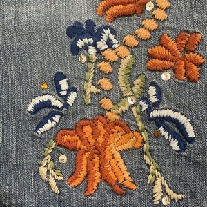 Vintage d. jeans women’s sz 12 cropped capri mid rise denim  embroidered floral